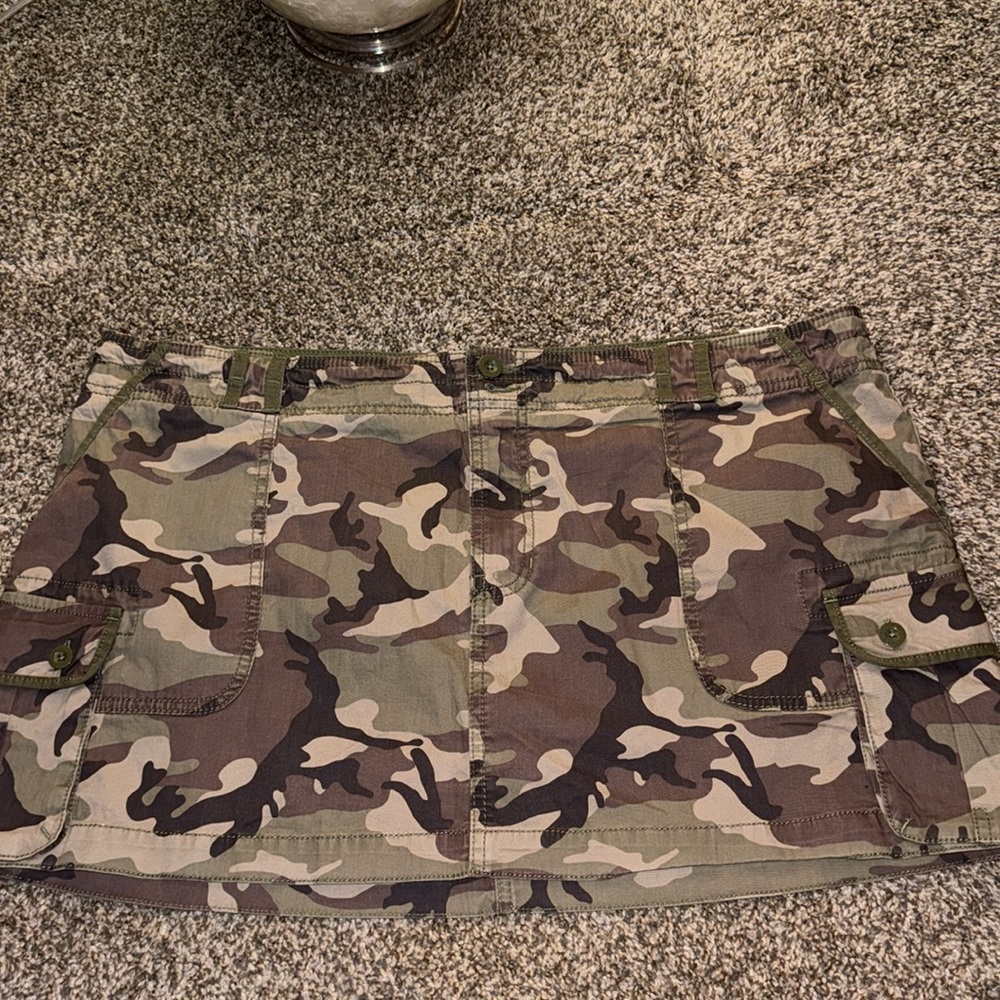 Abercrombie camo skirt